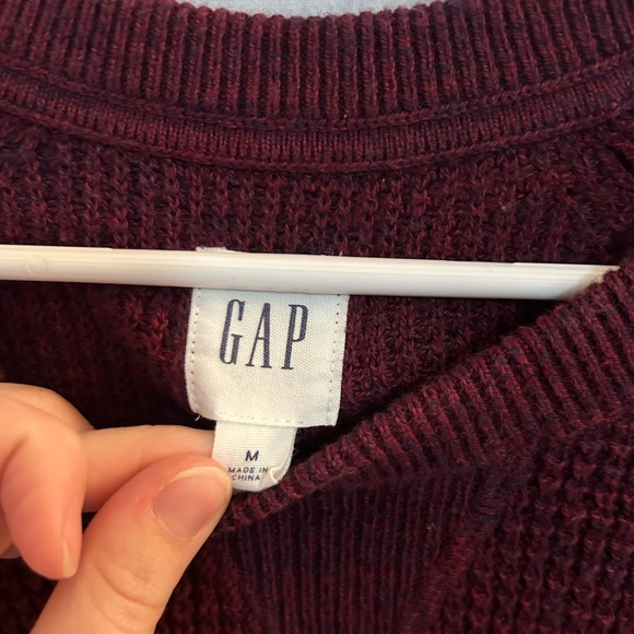 Men's Gap Sweater - Picture 3 of 3
